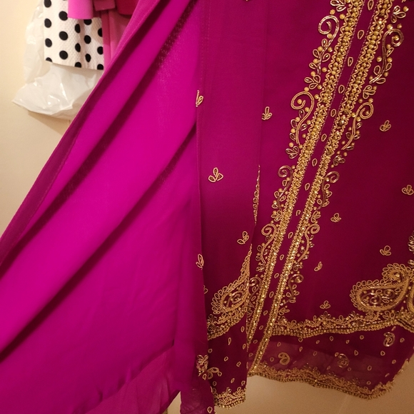 Indian gold embroidered tunic set with tunic, pants and scarf hot pink one size - Picture 10 of 16